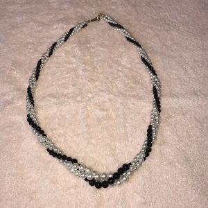 Beautiful twisted black/ white pearl bead necklace